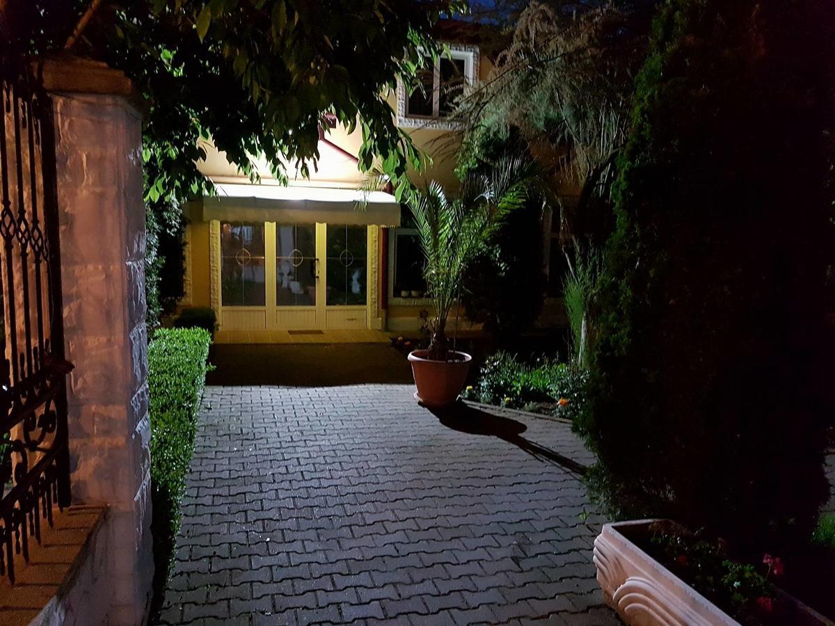 Hotel Viena Târgu-Mureş Zewnętrze zdjęcie